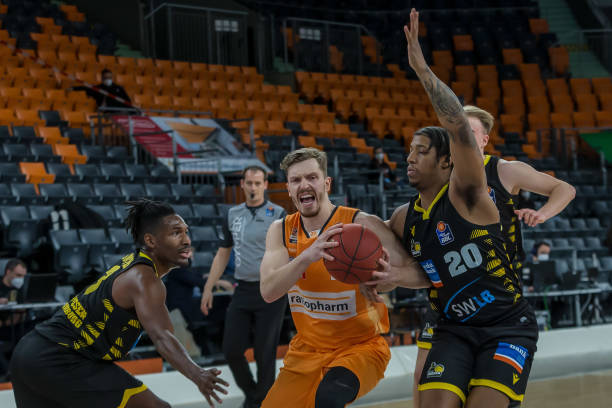 浓墨重彩的 浓墨重彩的