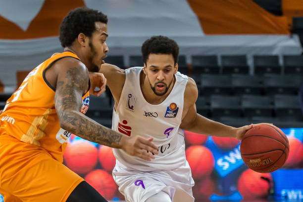 一度陷入僵 一度陷入僵