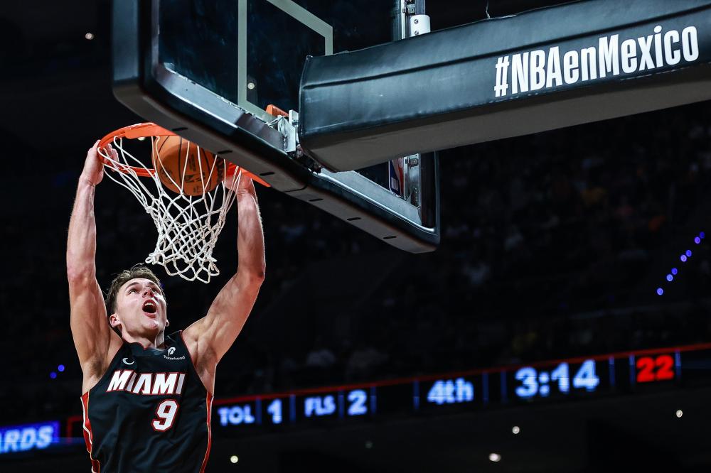 基的头球破 基的头球破