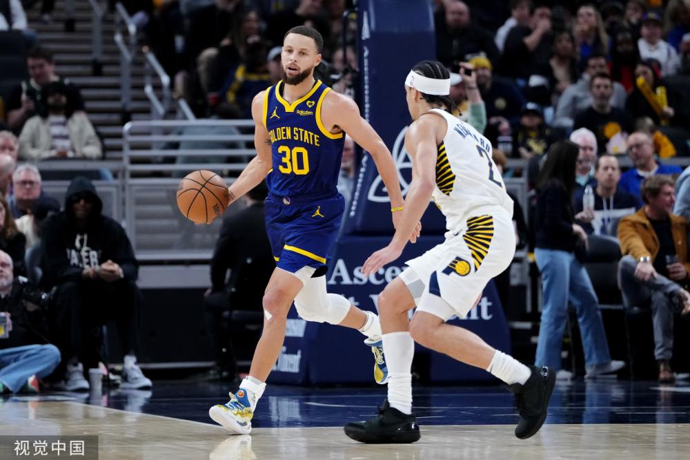 给观众们留 给观众们留