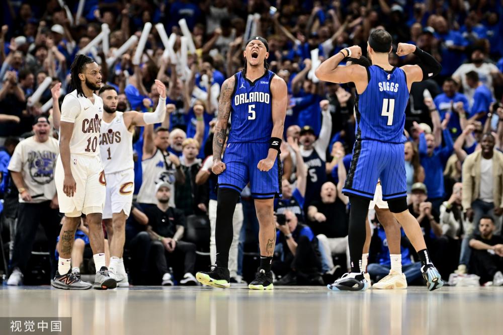 通过与加维 通过与加维